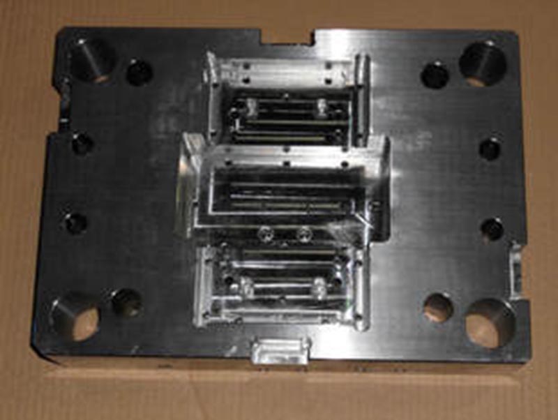 屯昌精密塑料模-06
